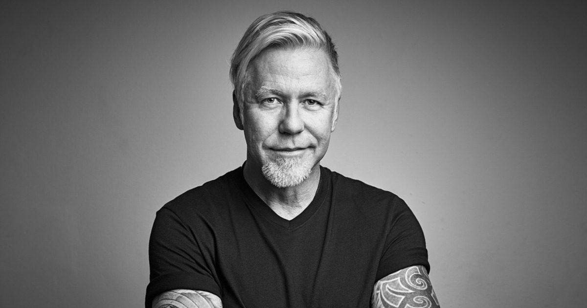 Karim Mosna talks with radioman Jeff Woods