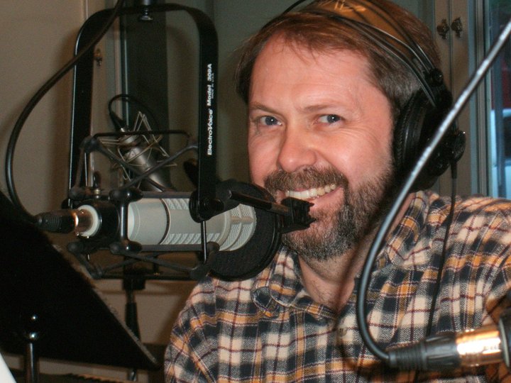 News director of two BC radio stations resigns after editorial staff asked to sell ads