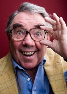 Ronnie Corbett of BBC’s ‘Two Ronnies’ Dead at 85