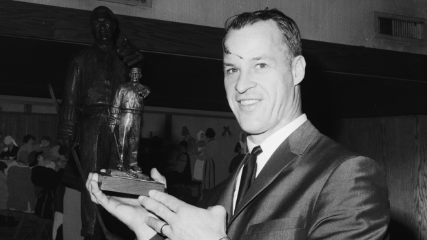 Hockey Legend Gordie Howe Dies at 88