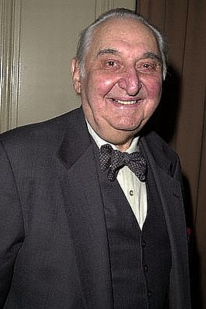 Fyvush Finkel of TV’s Picket Fences Dies at 93