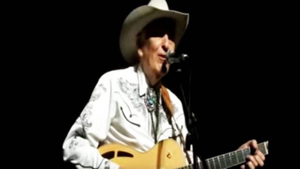 Guitarist who avoided Buddy Holly plane crash dies at 85