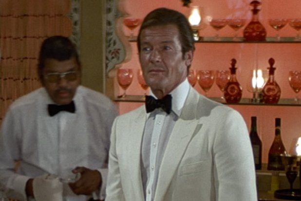 Roger Moore, Star of 7 James Bond Movies, Dies at 89