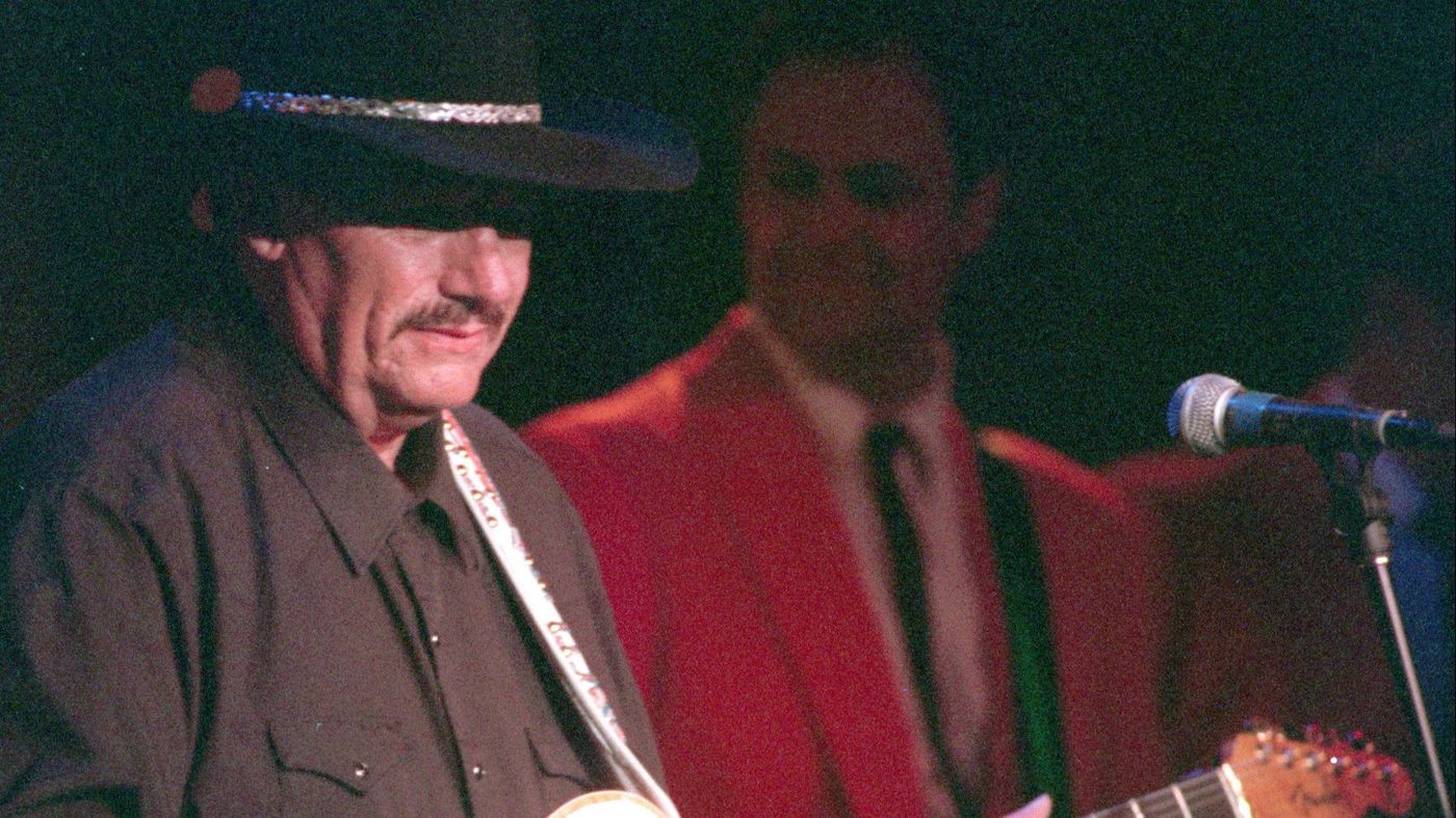 The Ventures’ Lead Guitarist Nokie Edwards, Dead at 82