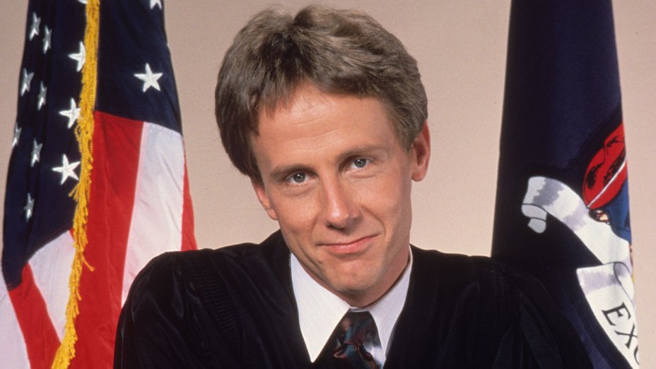 ‘Night Court’ Star Harry Anderson Dies at 65