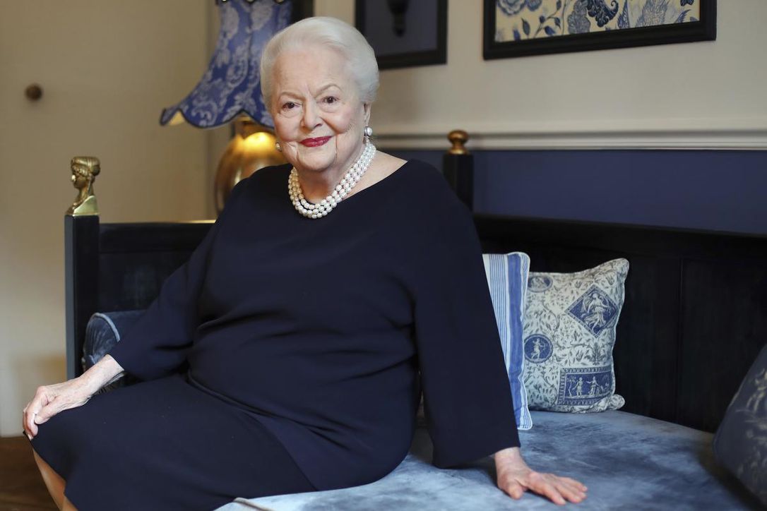 Olivia de Havilland won’t give up her fight with FX. Will the U.S. Supreme Court hear her case?