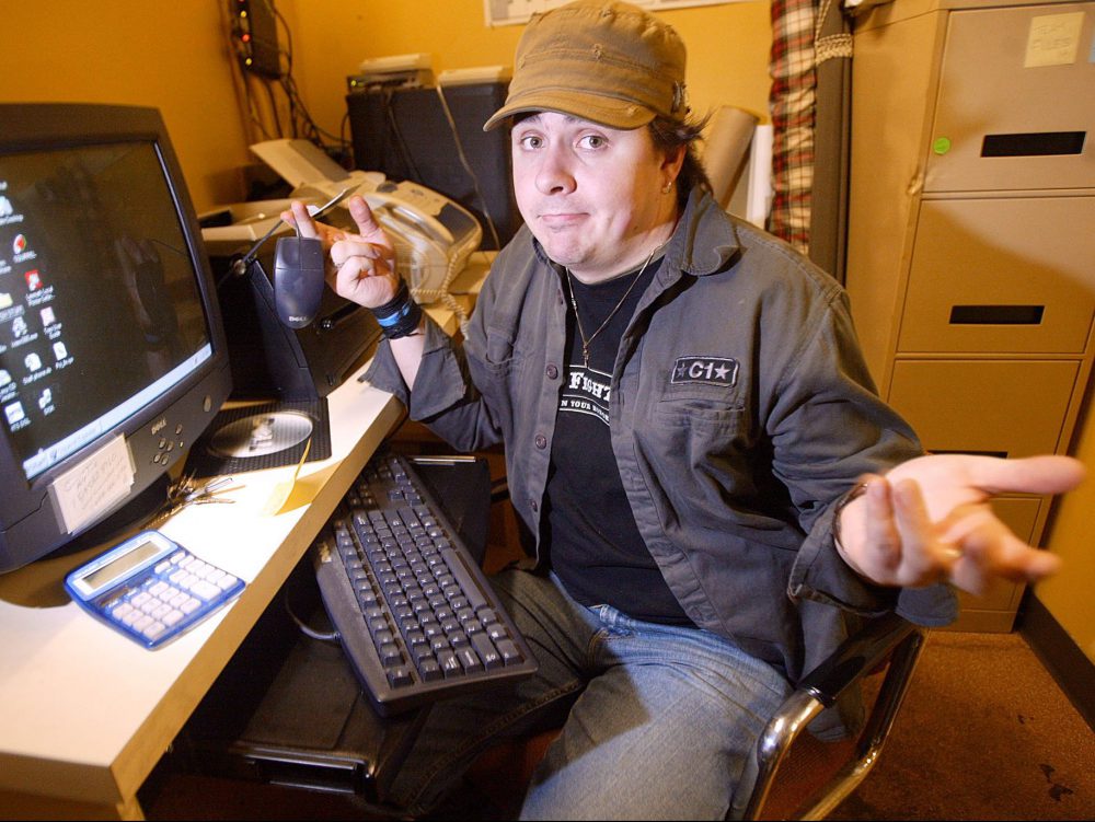 Former radio host launches independent bid for upcoming Manitoba election