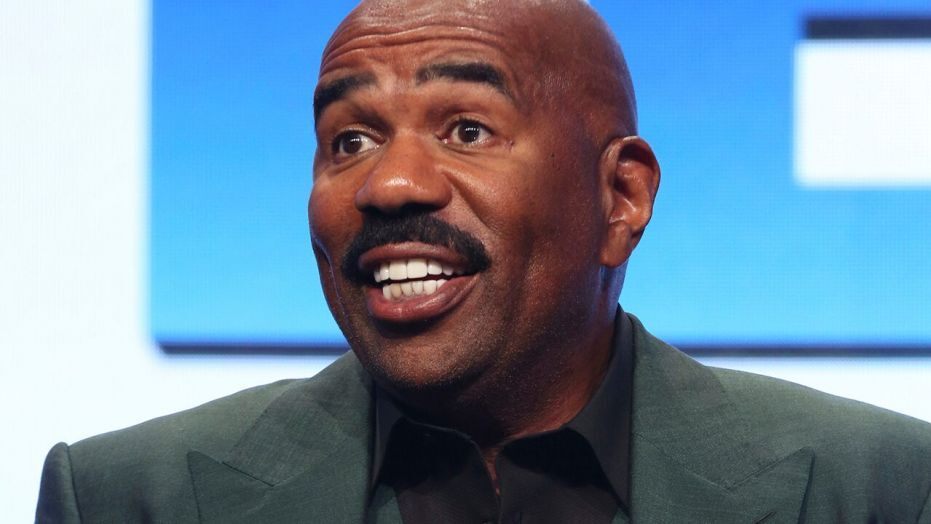 TV’s Steve Harvey to cover 8 students’ college costs