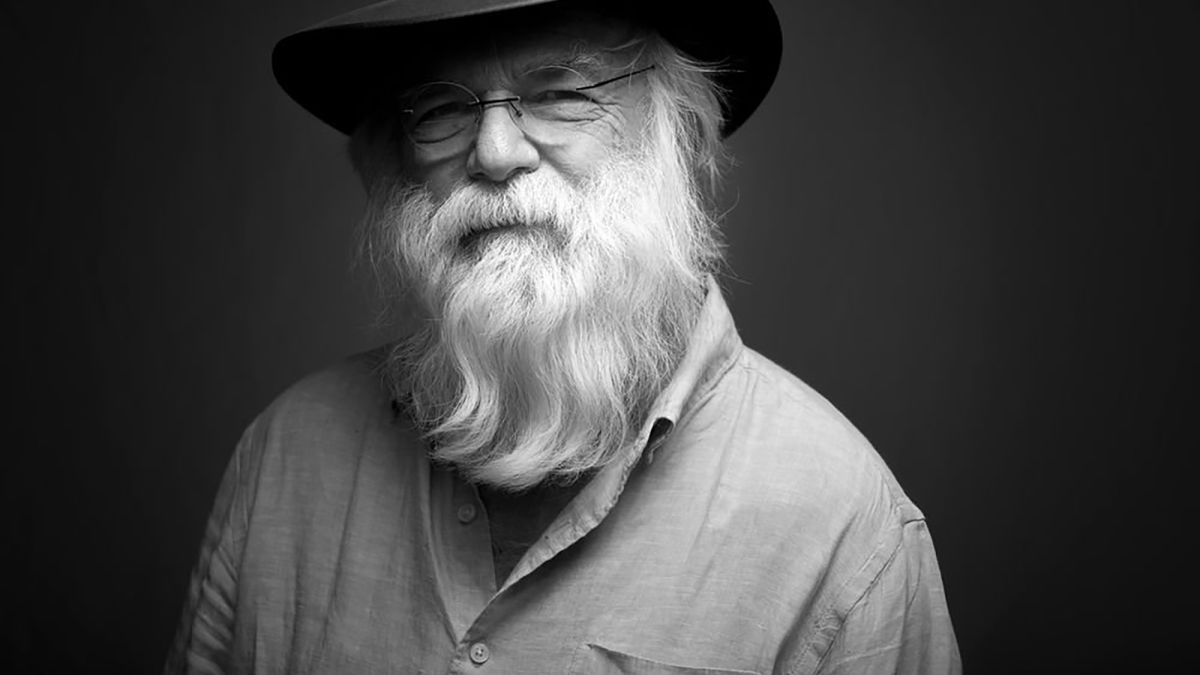 Singer-songwriter David Olney dies on stage at 71