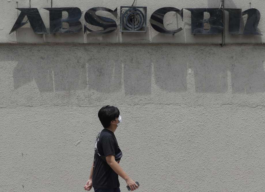 Shuttered Philippine TV network ends newscasts to millions
