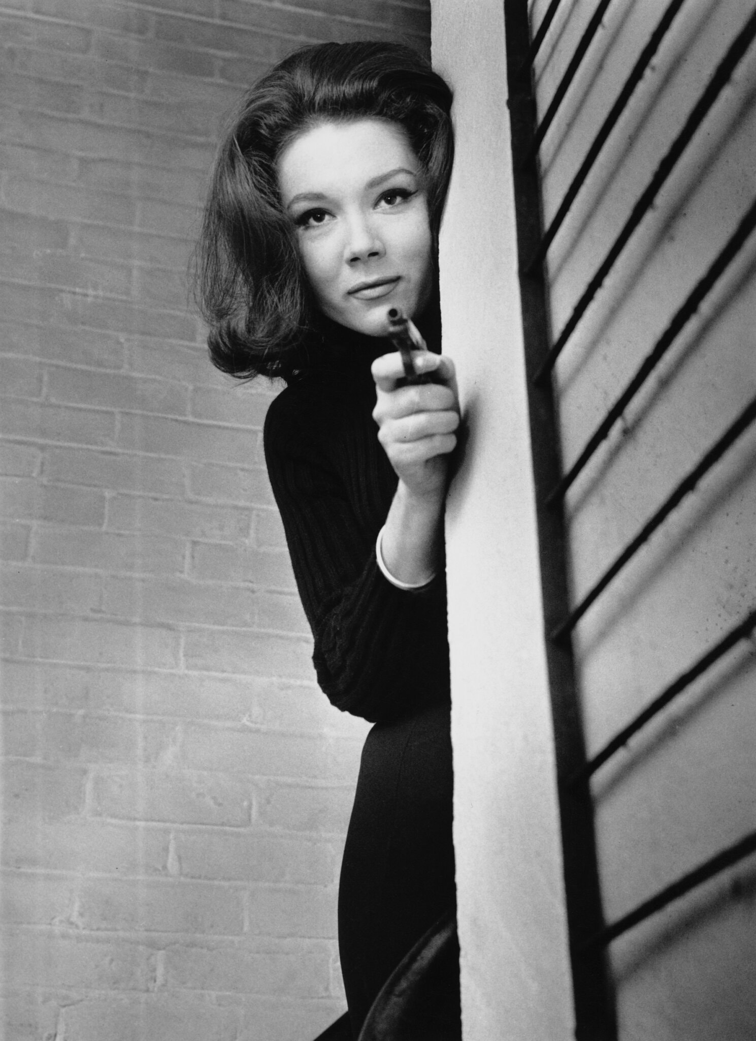 Diana Rigg, Emma Peel of ‘The Avengers,’ Dies at 82