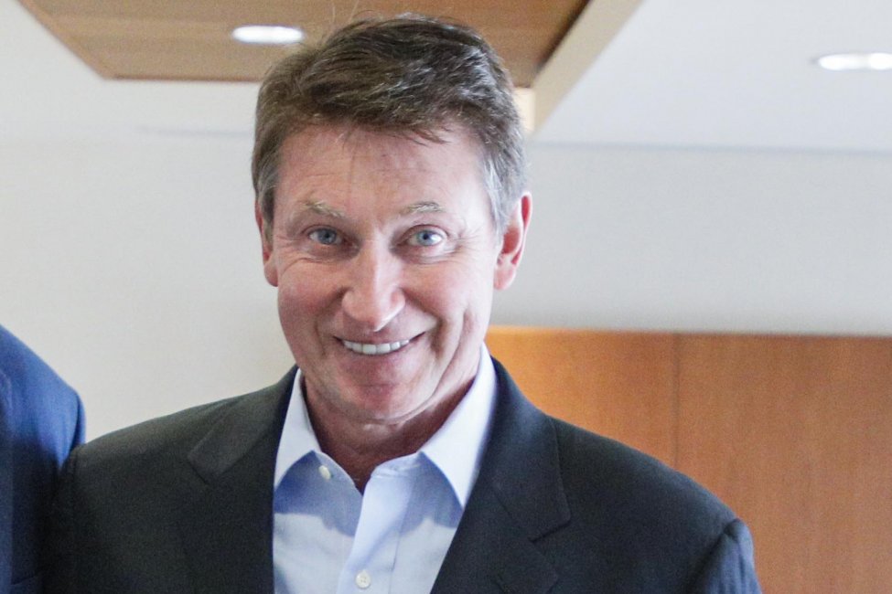 Wayne Gretzky going into hockey broadcasting with Turner Sports