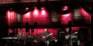 Radio Mans Fave with Glass Tiger