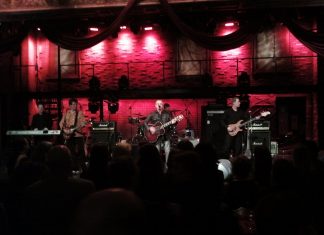 Radio Mans Fave with Glass Tiger