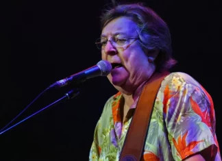 Five Man Electrical Band’s Les Emmerson, writer of rock hit Signs, dead at 77 Social Sharing