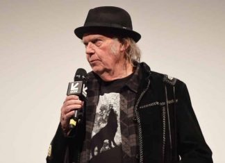 Hypocritical Rocker Neil Young Threatens Spotify Over Joe Rogan