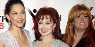 Naomi Judd: Country Music Hall of Fame induction goes ahead after death