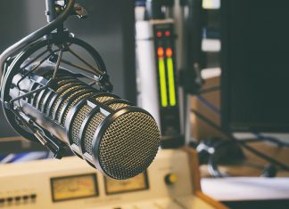 Vancouver radio station mysteriously plays same song on repeat after layoffs