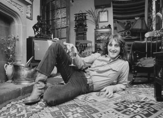 Denny Laine, Moody Blues And Wings Co-Founder, Dies at 79