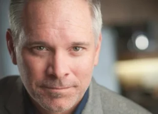 Veteran broadcaster Scott Fee returns to anchor CHEK’s weekend newscast