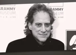 Richard Lewis, Neurotic Comic and ‘Curb Your Enthusiasm’ Actor, Dies at 76