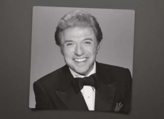 Steve Lawrence, Grammy-Winning Pop Stylist and Actor, Dies at 88