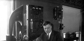 Vintage Chicago Tribune: 100 years of WLS — the ‘World’s Largest Store’ — radio