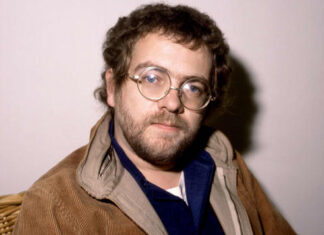 Joe Egan, Stealers Wheel Musician and ‘Stuck in the Middle with You’ Co-Writer, Dead at 77