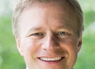 Seattle talk show host John Carlson retires from KVI