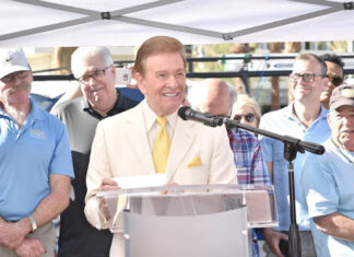 Wink Martindale, Host of ‘Tic-Tac-Dough’ and ‘Gambit’, Dies at 91